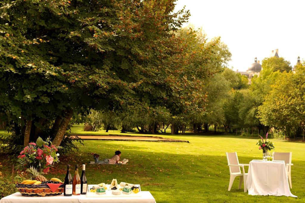 Logis Hotel Le Relais Du Moulin Валансе Экстерьер фото