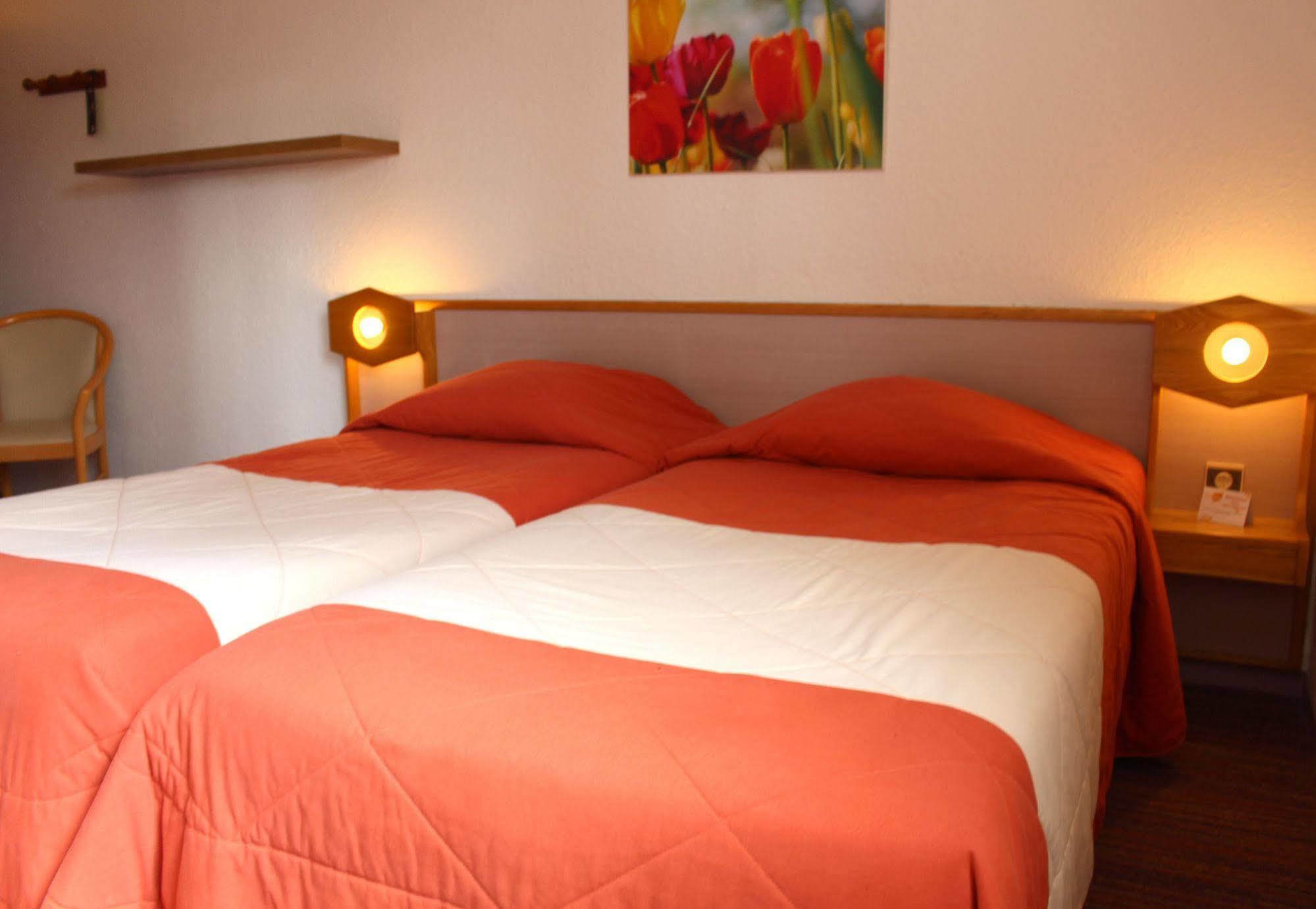 Logis Hotel Le Relais Du Moulin Валансе Экстерьер фото